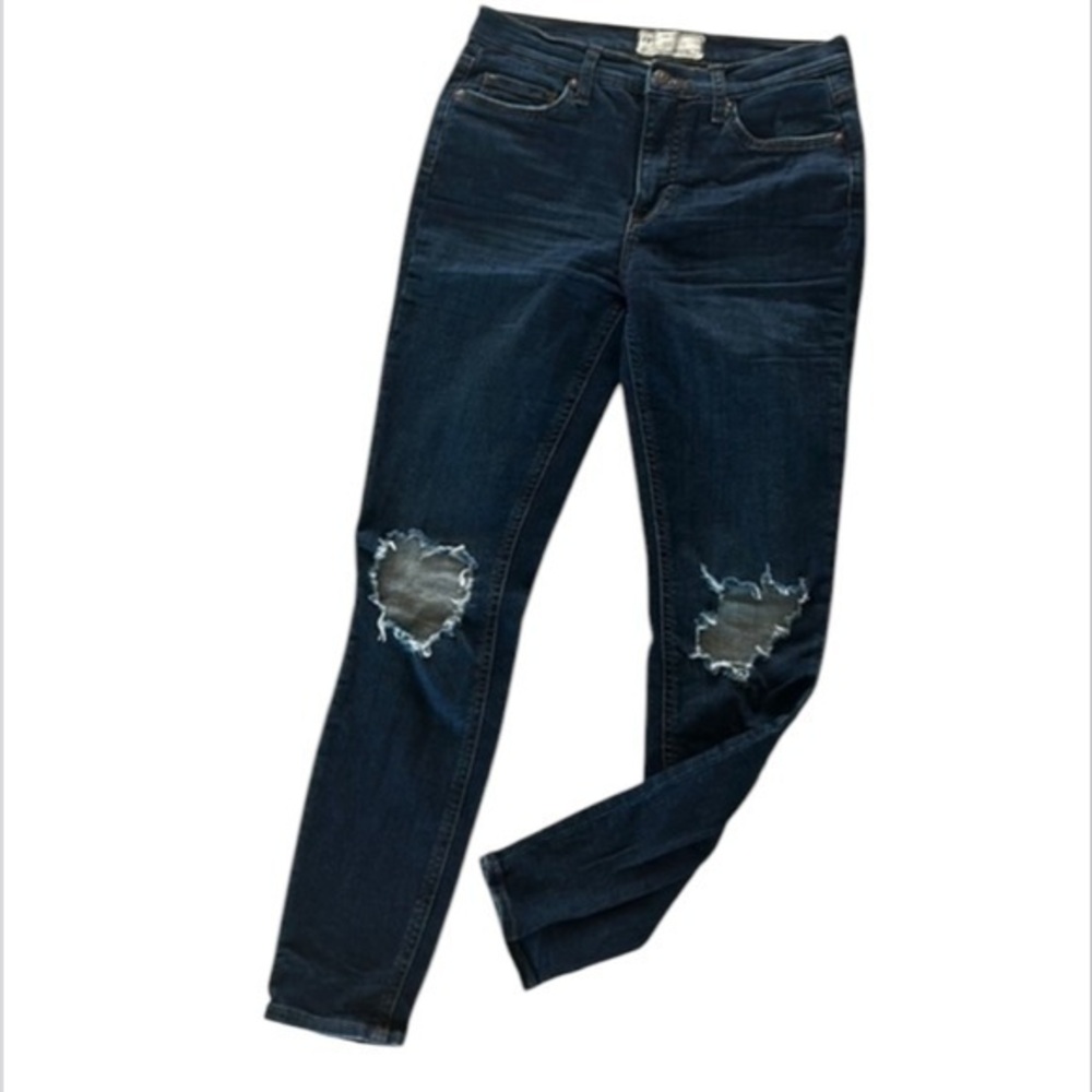 Free People size 27 busted knee skinny jeans
